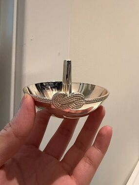 Vera Wang Silver Ring Holder Dish with Decorative Knot Accent